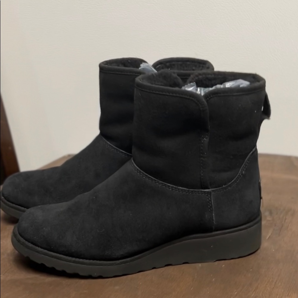 UGGS “ Kristen “ wedge boot sz 7